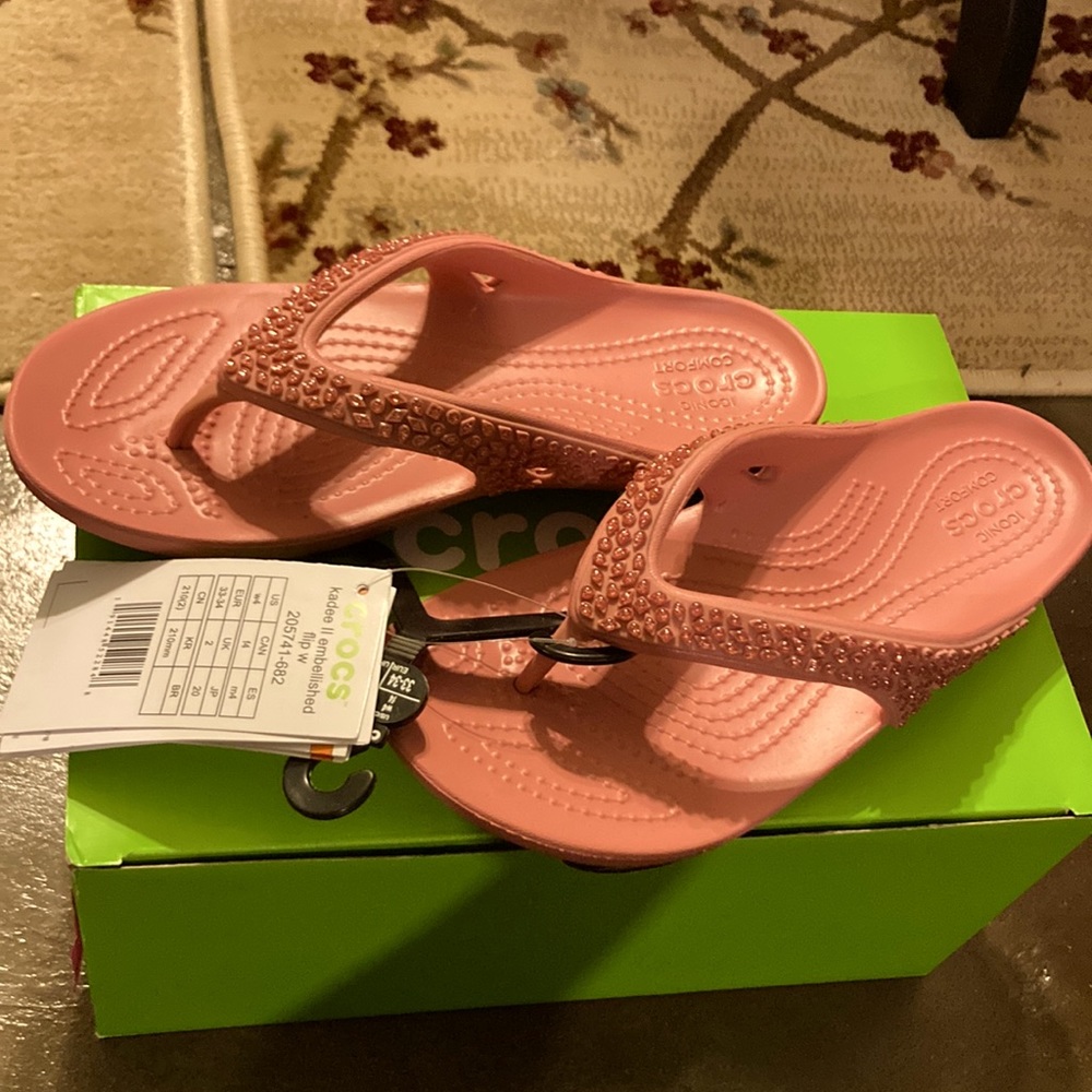 New Crocs Kadee II embellished flip flop size 4